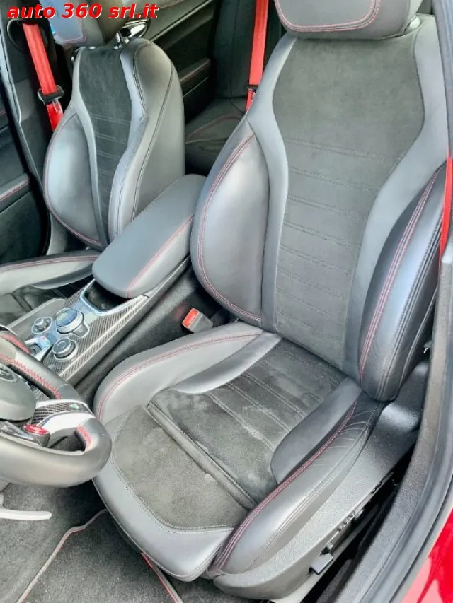 Alfa Romeo Giulia Giulia 2.9 T V6 AT8 Quadrifoglio - Foto 11