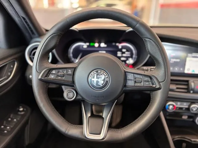 Alfa Romeo Giulia 2.0 Turbo 280 CV AT8 AWD Q4 Ti - Foto 9