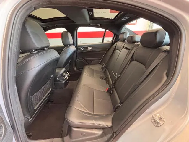 Alfa Romeo Giulia 2.0 Turbo 280 CV AT8 AWD Q4 Ti - Foto 13