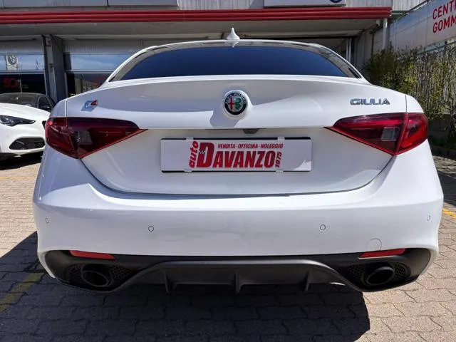 Alfa Romeo Giulia Giulia 2.0 Turbo 280CV AT8 AWD Q4 Veloce - Foto 3