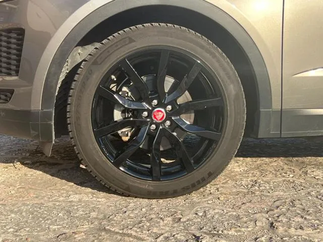 Jaguar E-Pace 2.0D 150 CV - Foto 14