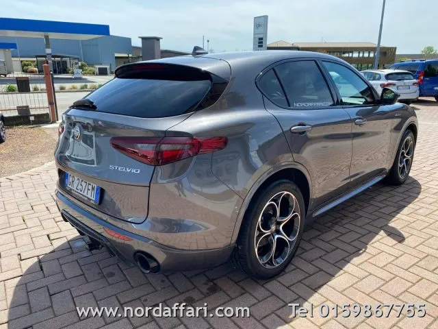 Alfa Romeo Stelvio Stelvio 2.2 T.diesel 210CV AT8 Q4 Veloce - Foto 8