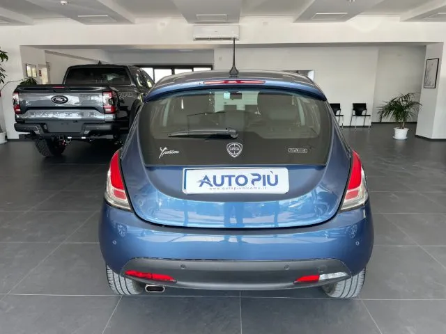 Lancia Ypsilon 1.0 Hybrid 69 CV Gold - Foto 3