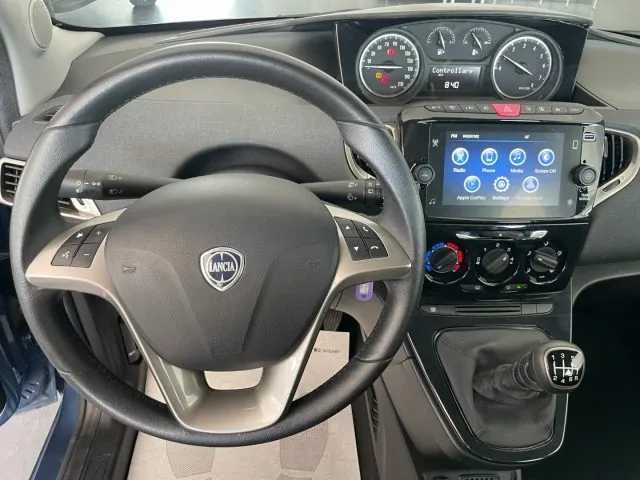 Lancia Ypsilon 1.0 Hybrid 69 CV Gold - Foto 9