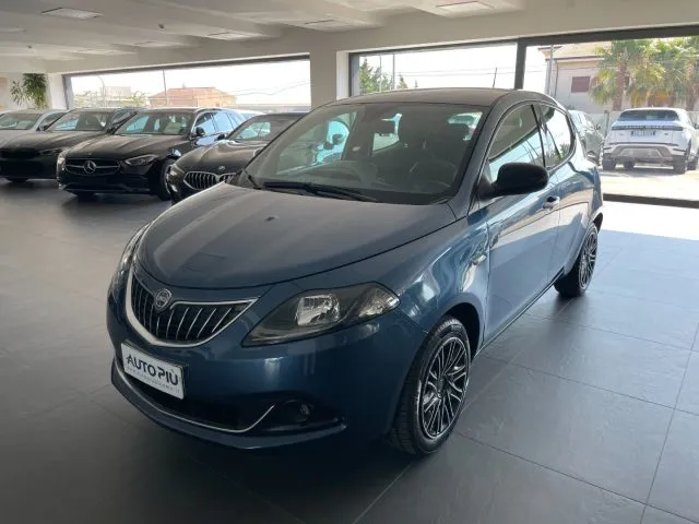 Lancia Ypsilon 1.0 Hybrid 69 CV Gold - Foto 10