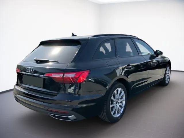 Audi A4 Avant 30 TDI/136 CV S tronic Business - Foto 50