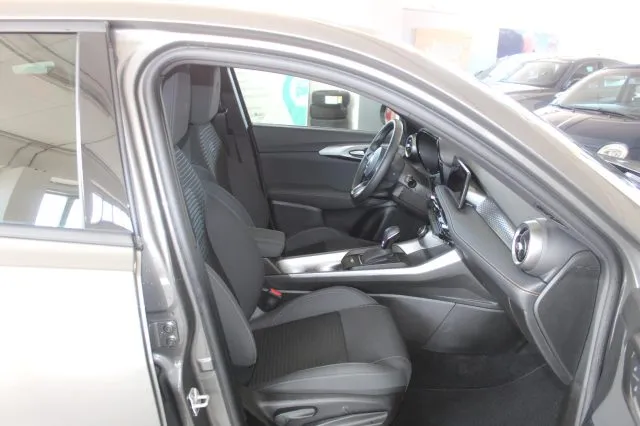 Alfa Romeo Tonale 1.3 280 CV PHEV AT6 Q4 Sprint - Foto 8