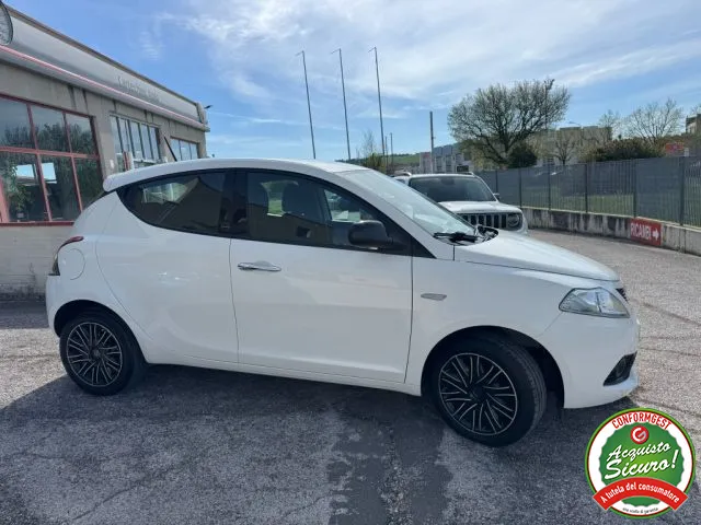 Lancia Ypsilon 1.0 FireFly 5 porte S&S Hybrid Ecochic Gold - Foto 2
