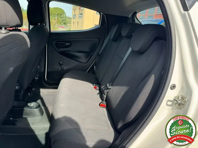 Lancia Ypsilon 1.0 FireFly 5 porte S&S Hybrid Ecochic Gold - Foto 8