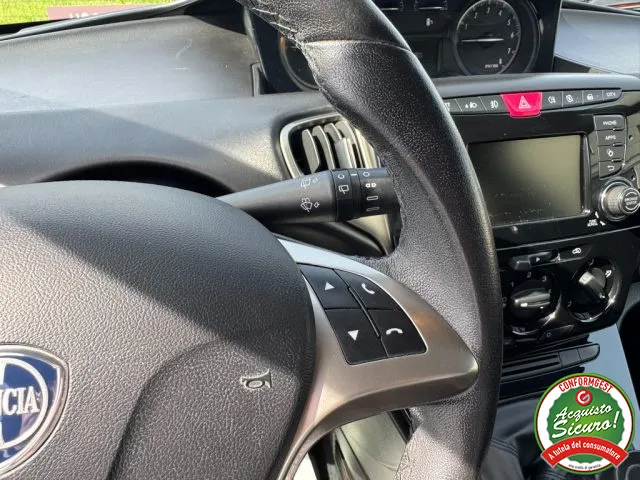 Lancia Ypsilon 1.0 FireFly 5 porte S&S Hybrid Ecochic Gold - Foto 11
