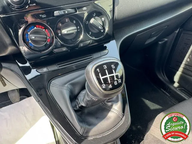 Lancia Ypsilon 1.0 FireFly 5 porte S&S Hybrid Ecochic Gold - Foto 12