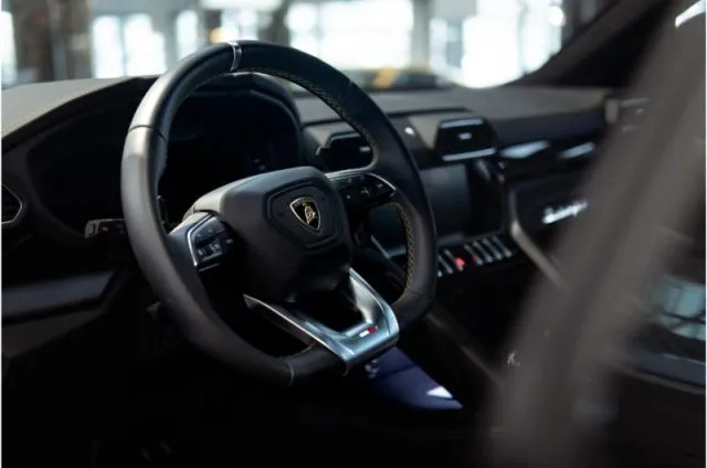 Lamborghini urus - dettaglio 3