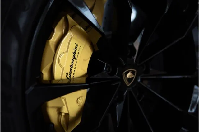 Lamborghini urus - dettaglio 6