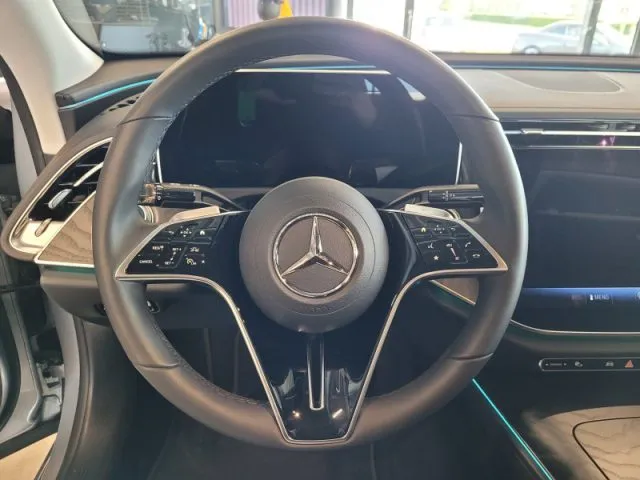 Mercedes-benz e 220 - dettaglio 20