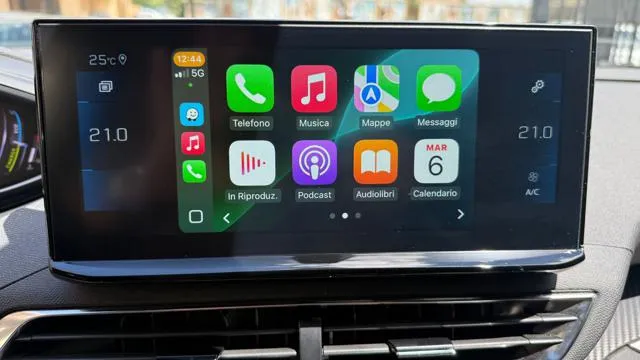 Peugeot 3008 HYBRID 136CV e-DCS6 ALLURE*FULL LED*CARPLAY*C.L.18 - Foto 9