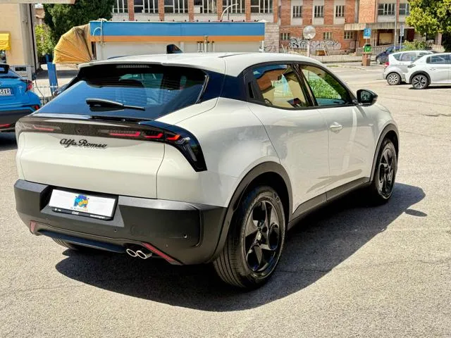 Alfa Romeo Junior 1.2 136 CV Hybrid eDCT6 - Foto 9