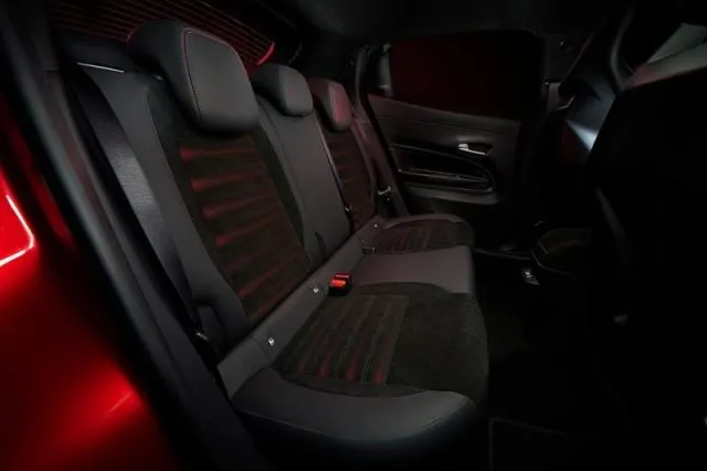 Alfa Romeo Junior Junior 156 CV BEV Intensa - Foto 176