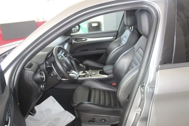 Alfa Romeo Stelvio Stelvio 2.2 T.diesel 210CV AT8 Q4 Veloce - Foto 7