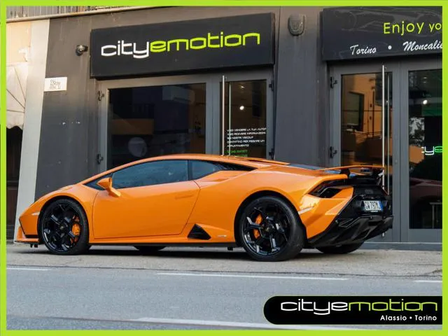 Lamborghini Huracan Huracán 5.2 V10 Tecnica RWD Coupé - Foto 2