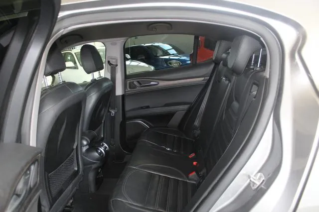 Alfa Romeo Stelvio Stelvio 2.0 Turbo 280CV AT8 Q4 First Ed. - Foto 9