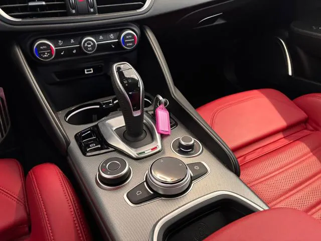 Alfa Romeo Giulia Giulia 2.2 TD 210 CV AT8 AWD Q4 Veloce - Foto 12