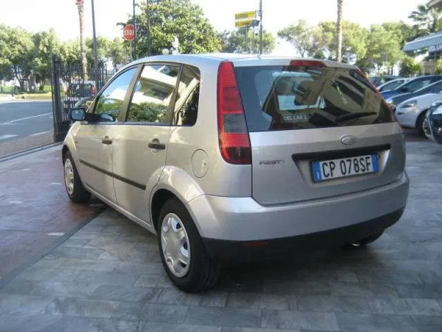 Ford Fiesta 1.2 16V 5 PORTE ZETEC - Foto 2