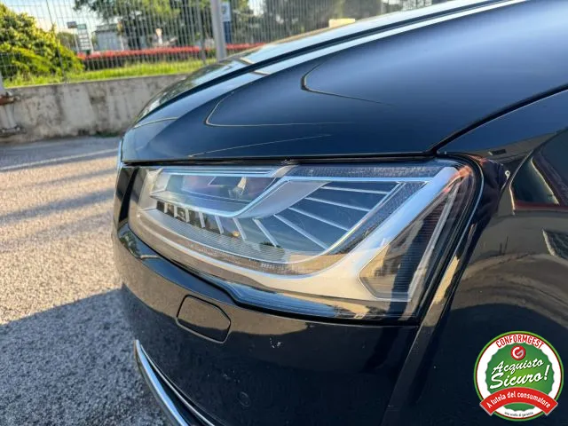 Audi A8 50 TDI 3.0 quattro Fari Full Led R.Lega 19