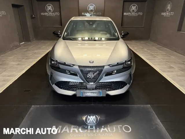 Alfa Romeo Junior 1.2 145 CV Hybrid eDCT6 - Foto 2