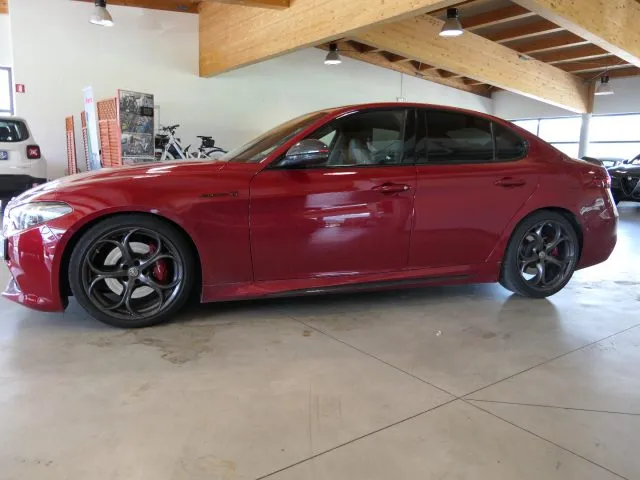 Alfa Romeo Giulia 2.0 Turbo 280 CV AT8 AWD Q4 Veloce Ti - Foto 2