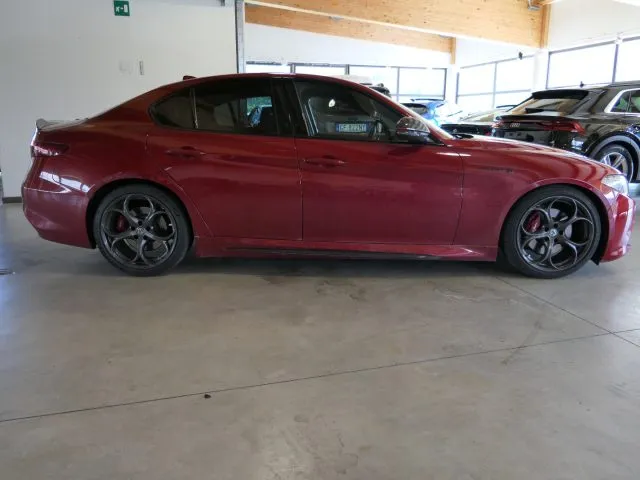 Alfa Romeo Giulia 2.0 Turbo 280 CV AT8 AWD Q4 Veloce Ti - Foto 3