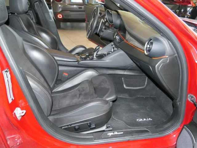 Alfa Romeo Giulia 2.0 Turbo 280 CV AT8 AWD Q4 Veloce Ti - Foto 8