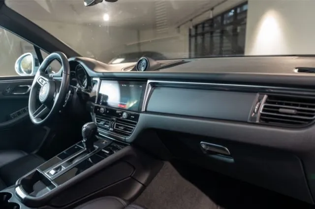 Porsche macan - dettaglio 30