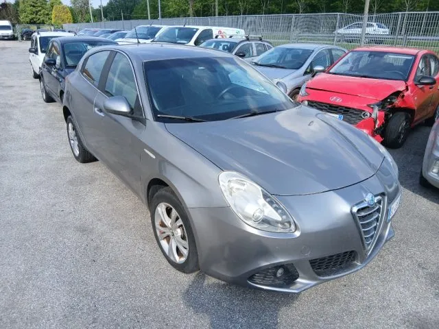 Alfa Romeo Giulietta Giulietta 1.6 JTDm-2 105 CV Distinctive - Foto 1