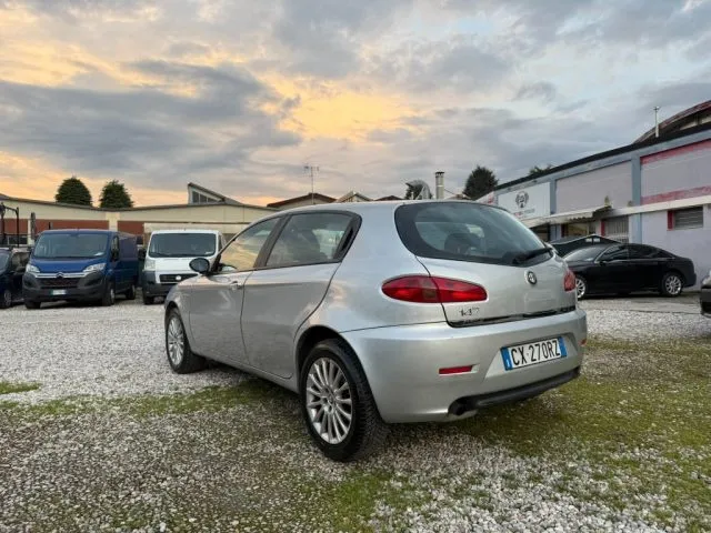 Alfa Romeo 147 147 1.9 JTD 120 CV 5p. Progression - Foto 4