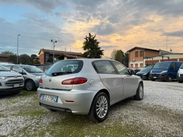 Alfa Romeo 147 147 1.9 JTD 120 CV 5p. Progression - Foto 6
