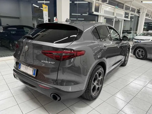 Alfa Romeo Stelvio Stelvio 2.2 T.diesel 190CV AT8 Q4 Sprint - Foto 3