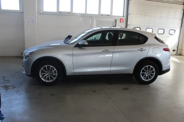 Alfa Romeo Stelvio Stelvio 2.2 T.diesel 160CV AT8 RWD - Foto 3