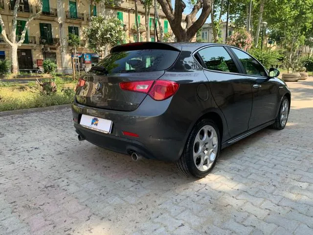 Alfa Romeo Giulietta Giulietta 2.0 JTDm-2 150 CV Distinctive - Foto 8