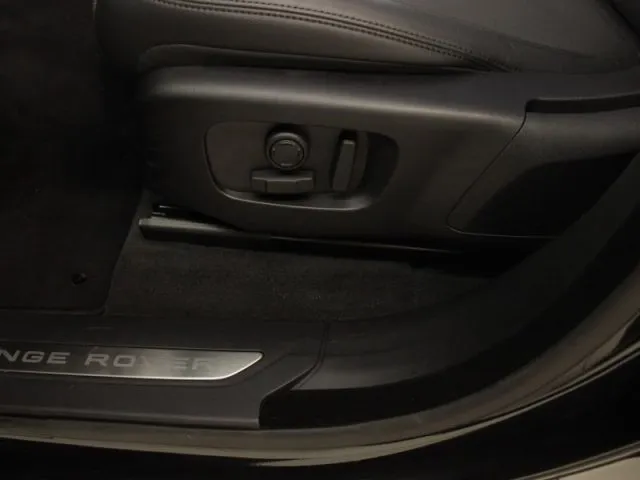 Land rover range rover velar - dettaglio 16
