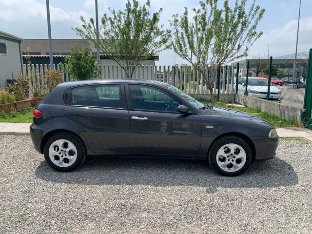 Alfa Romeo 147 147 1.9 JTD 120CV 5p. Murphy&Nye - Foto 4