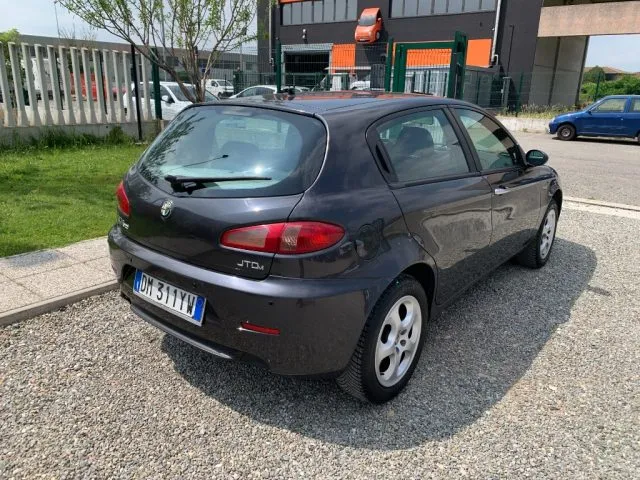 Alfa Romeo 147 147 1.9 JTD 120CV 5p. Murphy&Nye - Foto 5
