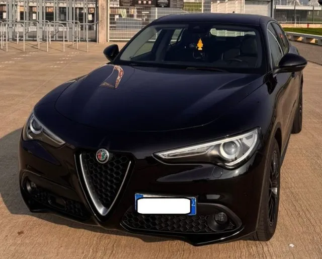 Alfa Romeo Stelvio Stelvio 2.2 T.diesel 180 CV AT8 Q4 Exec. - Foto 1