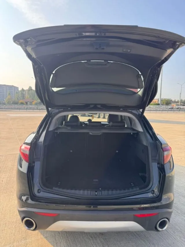Alfa Romeo Stelvio Stelvio 2.2 T.diesel 180 CV AT8 Q4 Exec. - Foto 2