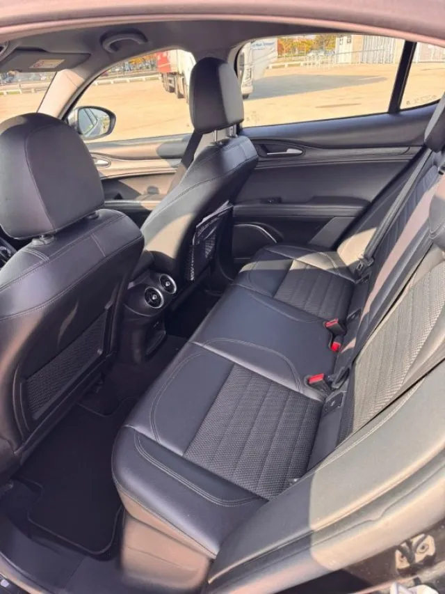 Alfa Romeo Stelvio Stelvio 2.2 T.diesel 180 CV AT8 Q4 Exec. - Foto 12