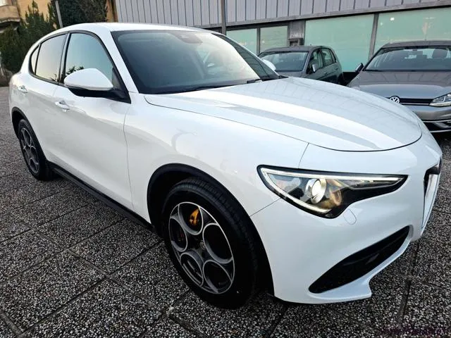 Alfa Romeo Stelvio Stelvio 2.2 T.diesel 160CV AT8 RWD Sp-T. - Foto 4