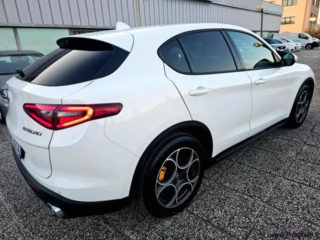 Alfa Romeo Stelvio Stelvio 2.2 T.diesel 160CV AT8 RWD Sp-T. - Foto 9
