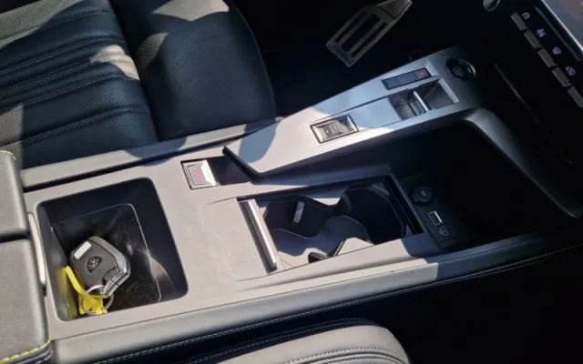Peugeot 408 - dettaglio 16