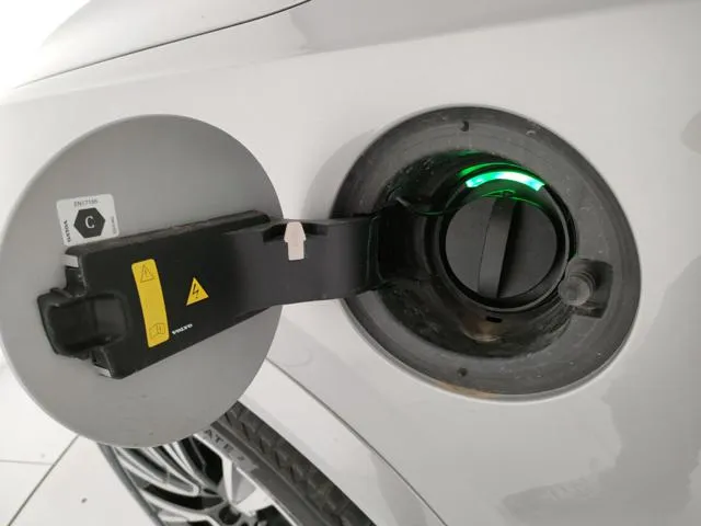 Volvo XC90 T8 Plug-in AWD auto 7p Plus Dark - Foto 10