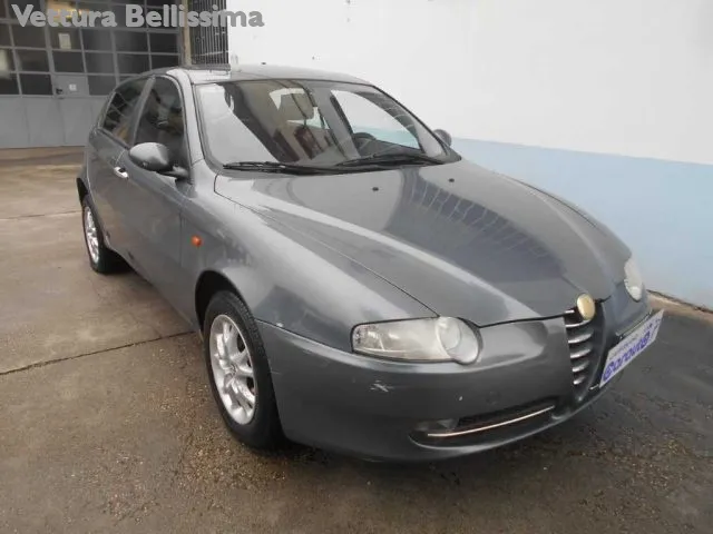 Alfa romeo 147 - dettaglio 1