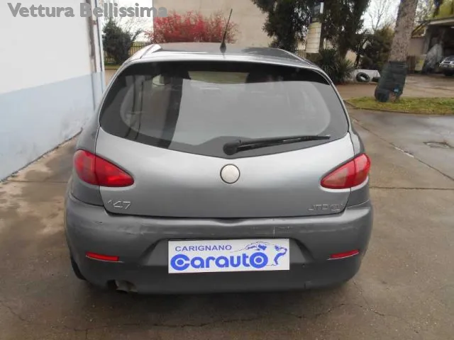 Alfa romeo 147 - dettaglio 6